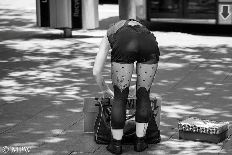 Auckland City street photo, Queent St, black and white